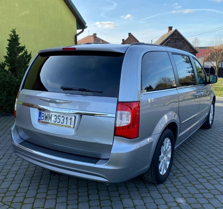 Chrysler Town &amp; Country cena 58000 przebieg: 217000, rok produkcji 2016 z Ciechanowiec małe 254